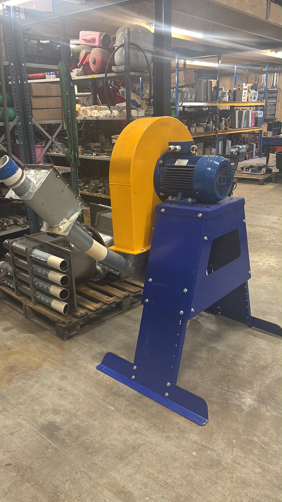 Neuero hammer mill