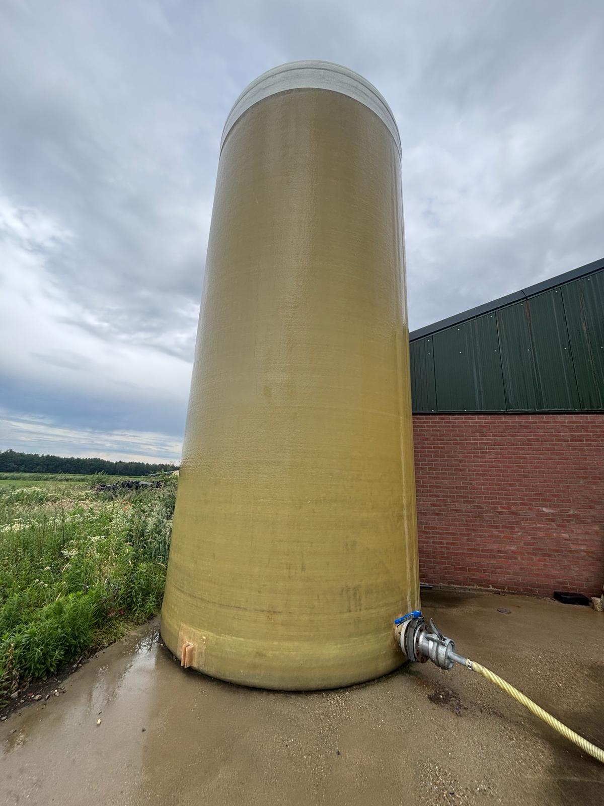 Polem spui silo 30m3