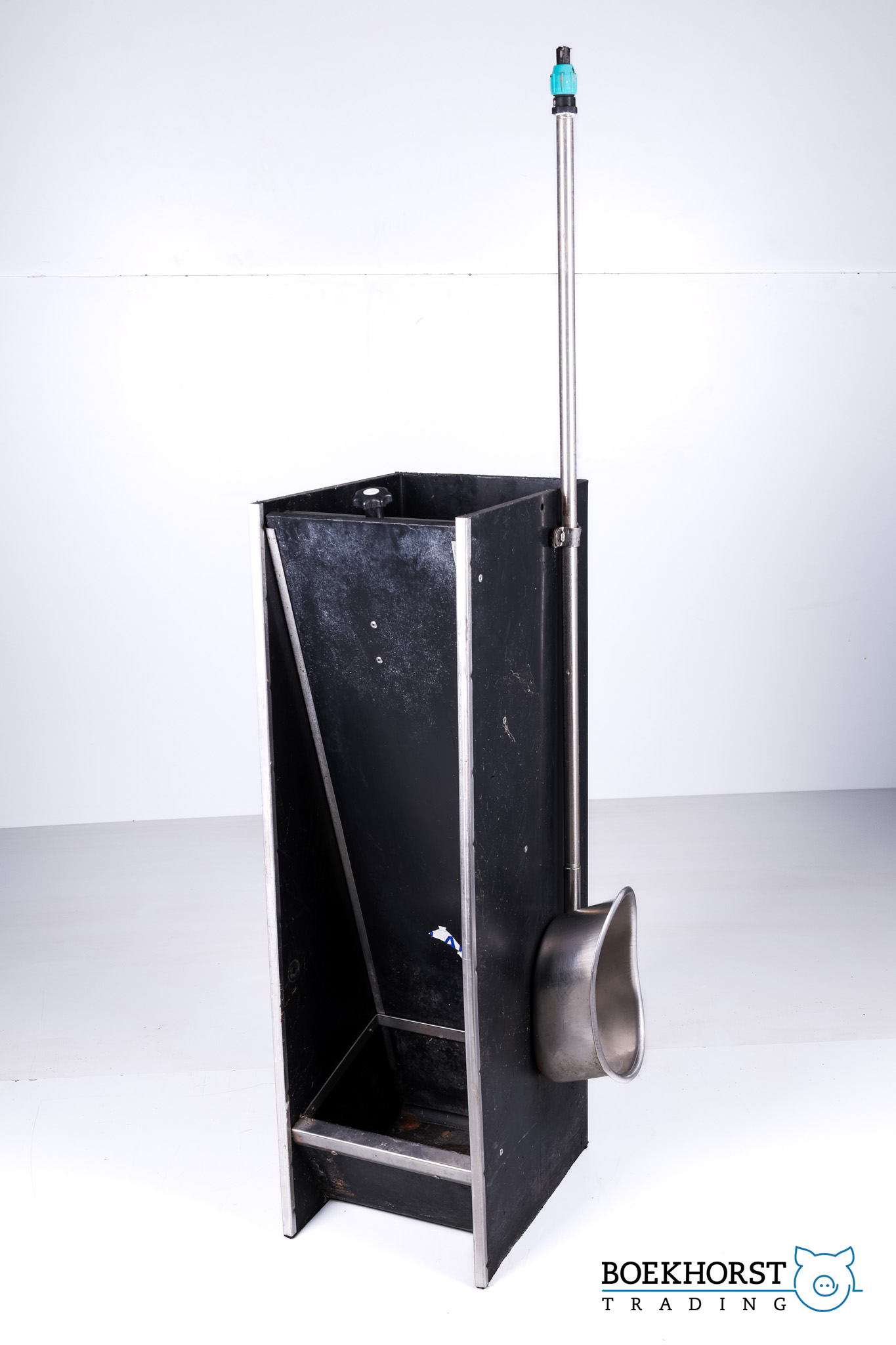 Single dry feeder