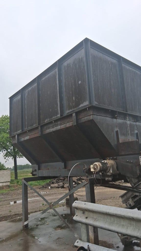 Transportbak met transportband [373]