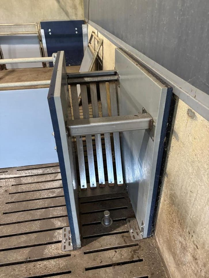 Nedap weighing stations for meat pigs [105]