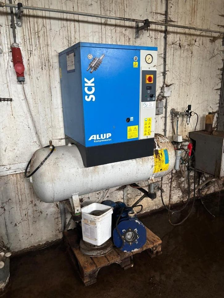 Schroef compressor met lucht droger [255]
