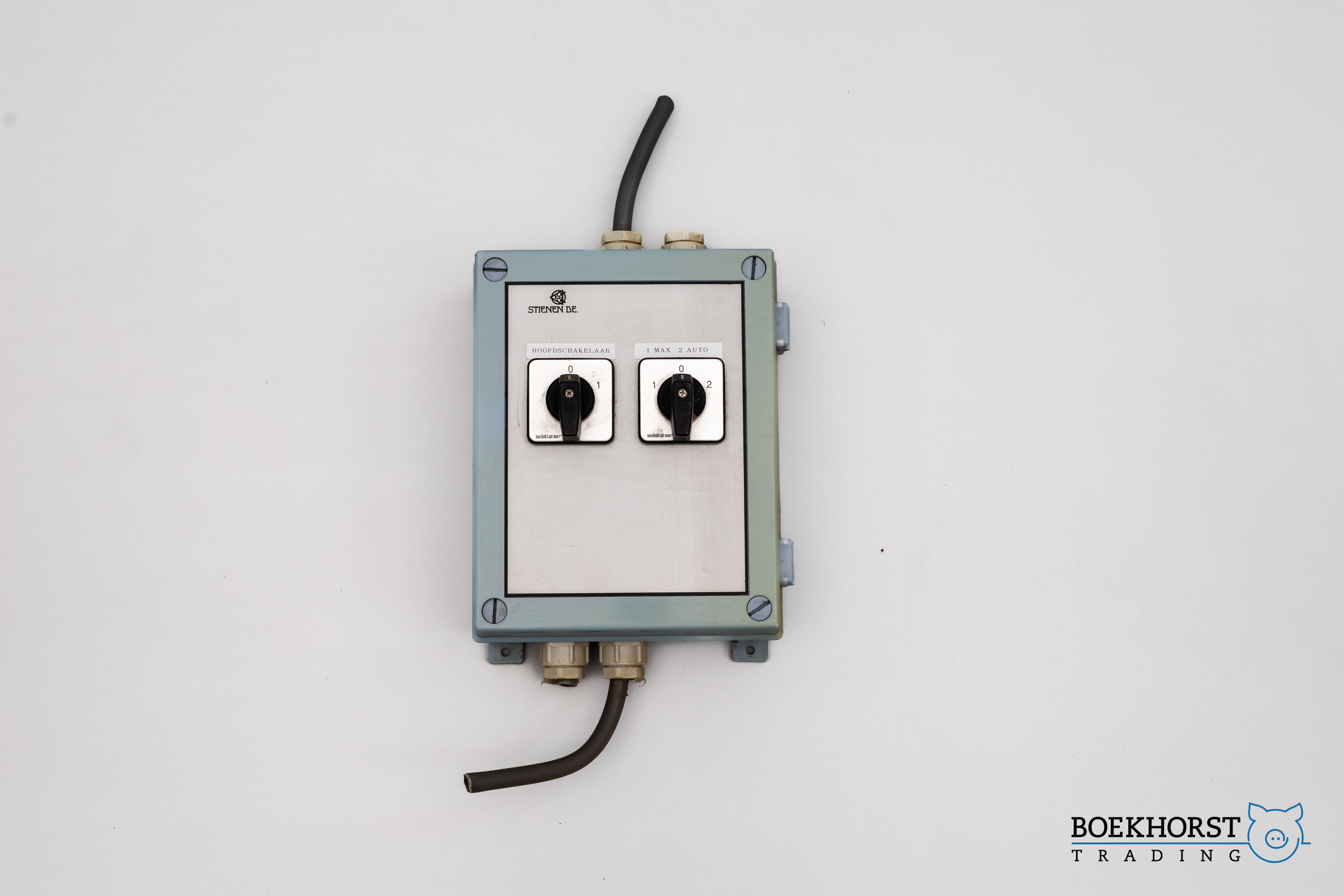 Stienen manual switch